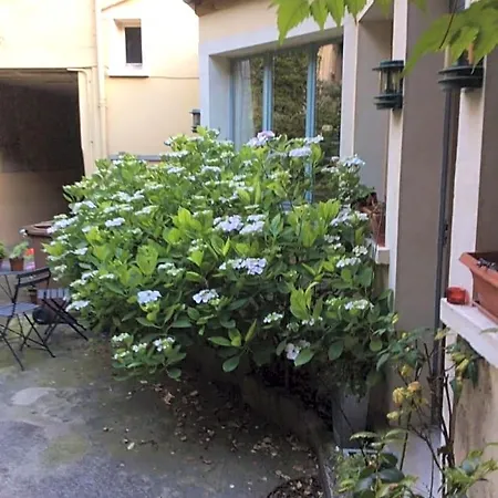 Bed & Breakfast Porte De Paris 3*