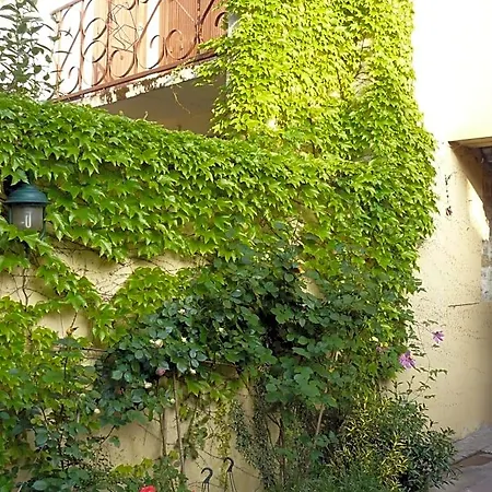 Porte De Paris B&B 몽테송