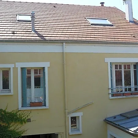 B&B Porte De Paris