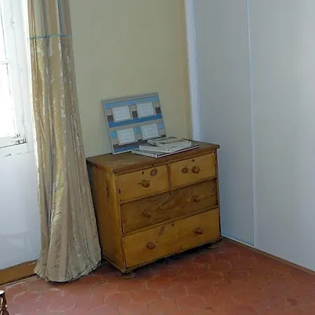 Porte De Paris B&B 몽테송