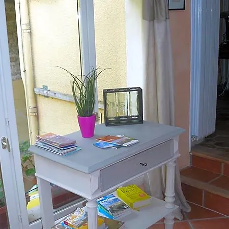 Porte De Paris Bed & Breakfast Montesson