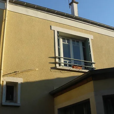 Porte De Paris Bed & Breakfast