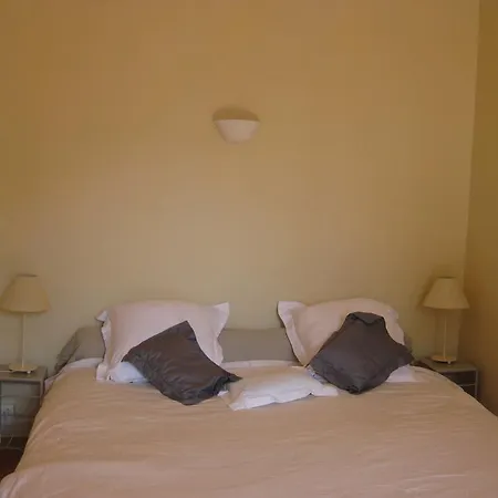 Bed & Breakfast Porte De Paris 3*