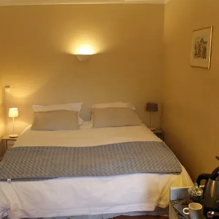 Porte De Paris Bed & Breakfast *