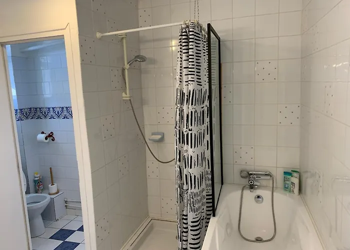 Porte De Paris Bed & Breakfast