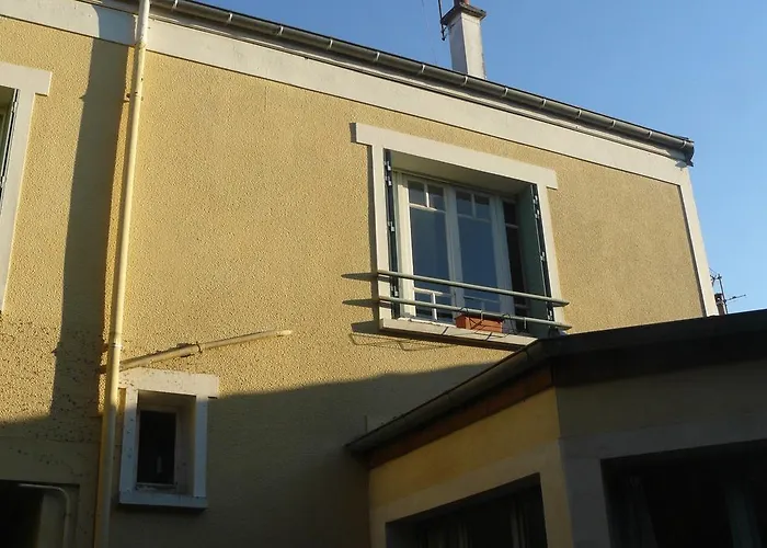 Porte De Paris Bed & Breakfast