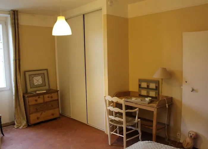 Alojamento de Acomodação e Pequeno-almoço Porte De Paris Montesson
